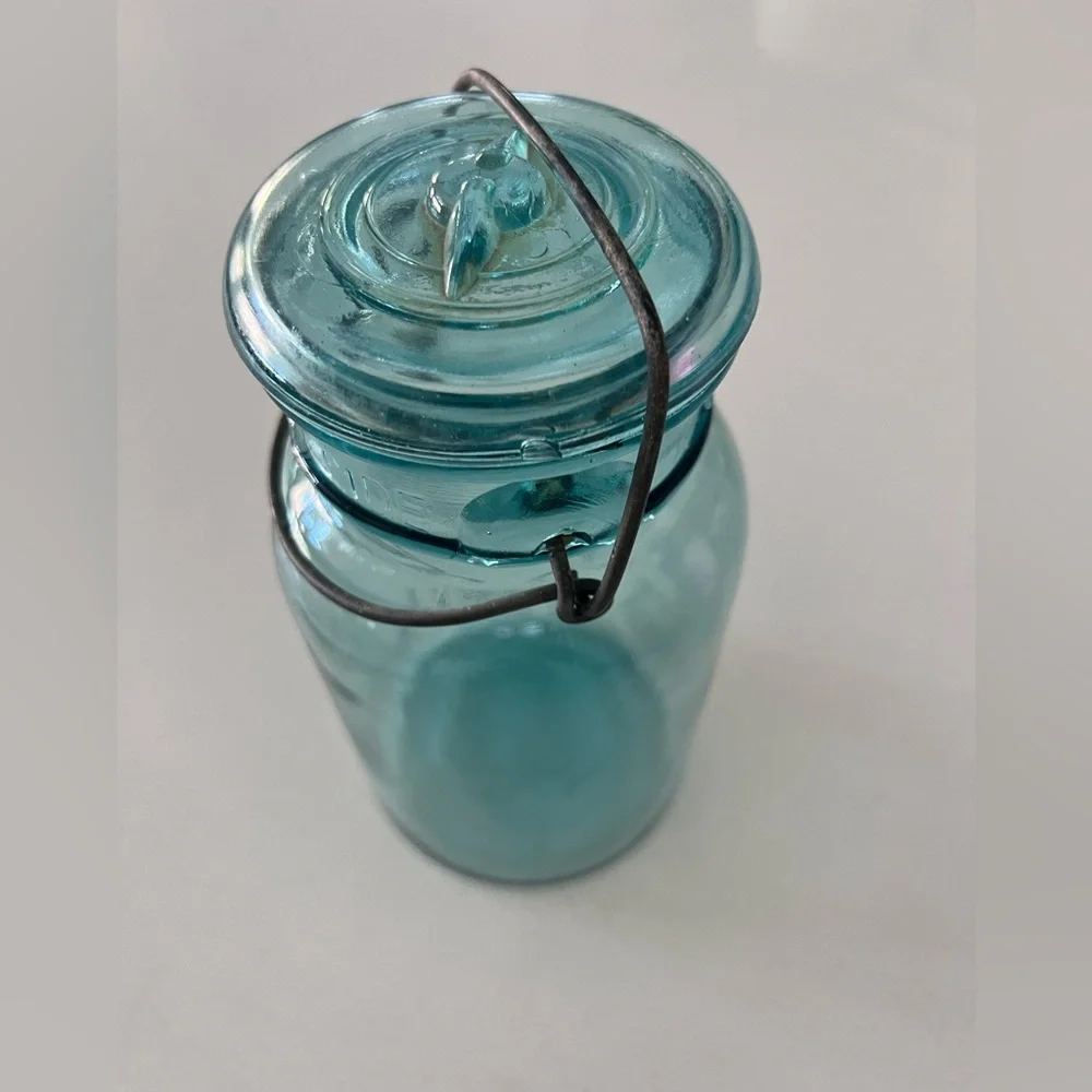 Vintage Blue‎ Ball Quart Glass Container